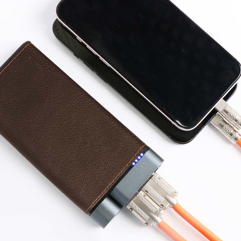 10000mAh Power Bank Μεταλλικό Κέλυφος Δερμάτινο Φινίρισμα 2pcs USB-A 1pc Type-C θύρες
